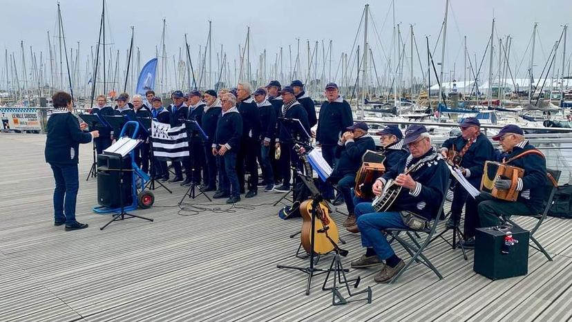 ZOOM - Reportages Timbre FM => Christian Codet, président des Bateliers de Célac - Chants de marins